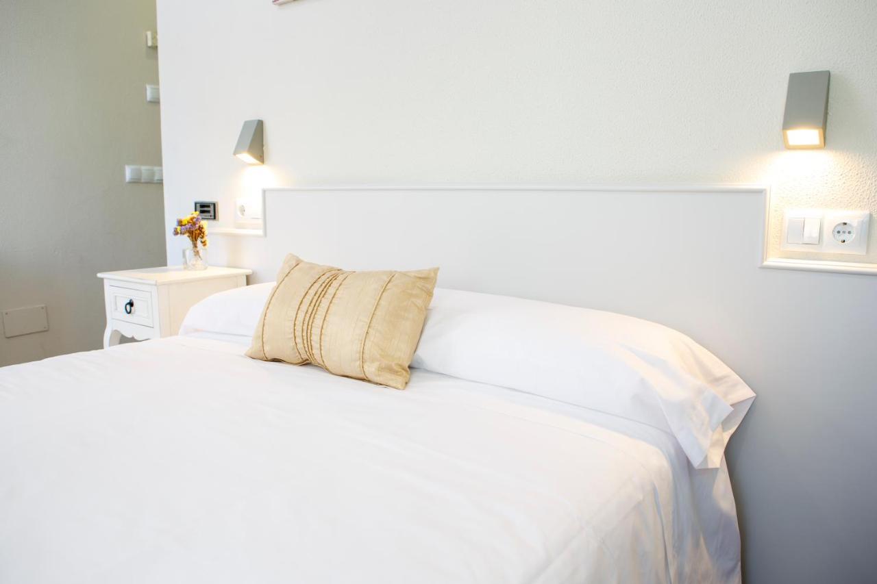 Hostal Costa Coruna Luaran gambar