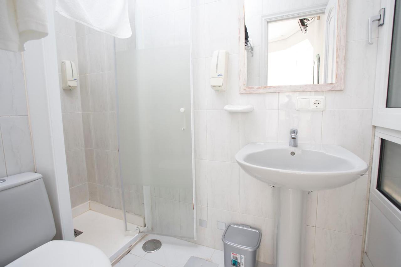 Hostal Costa Coruna Luaran gambar