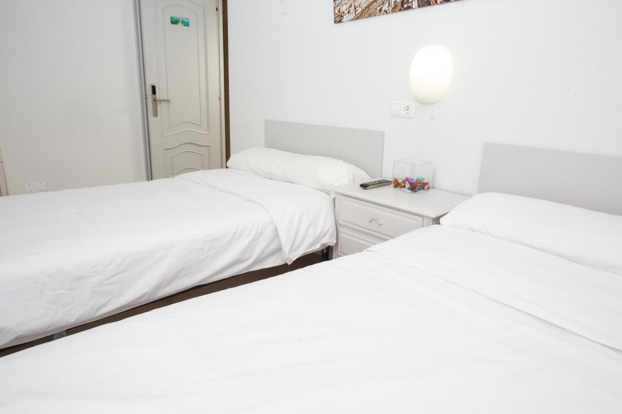 Hostal Costa Coruna Luaran gambar