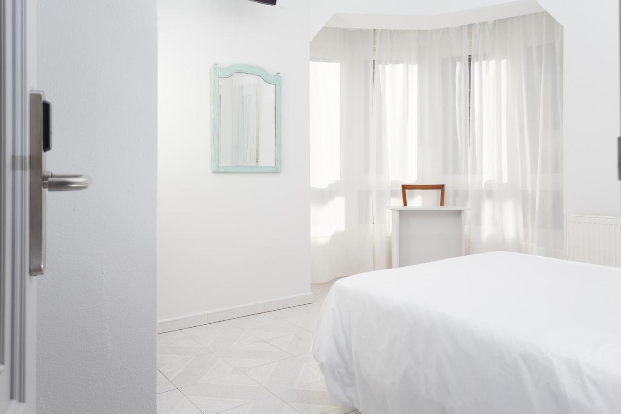 Hostal Costa Coruna Luaran gambar